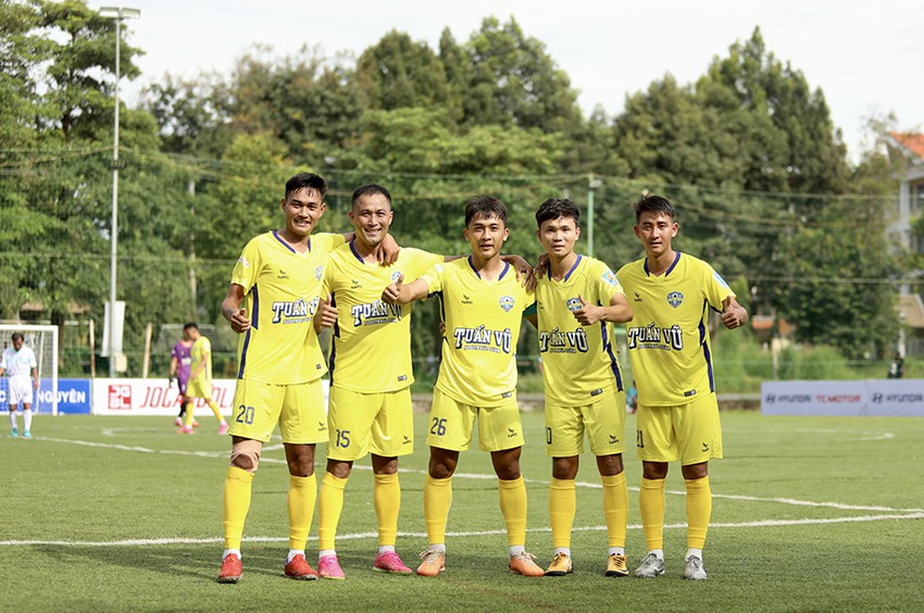 Tuấn Vũ FC 3 – 1 BS Hà – Đà Lạt: Ngược dòng hấp dẫn